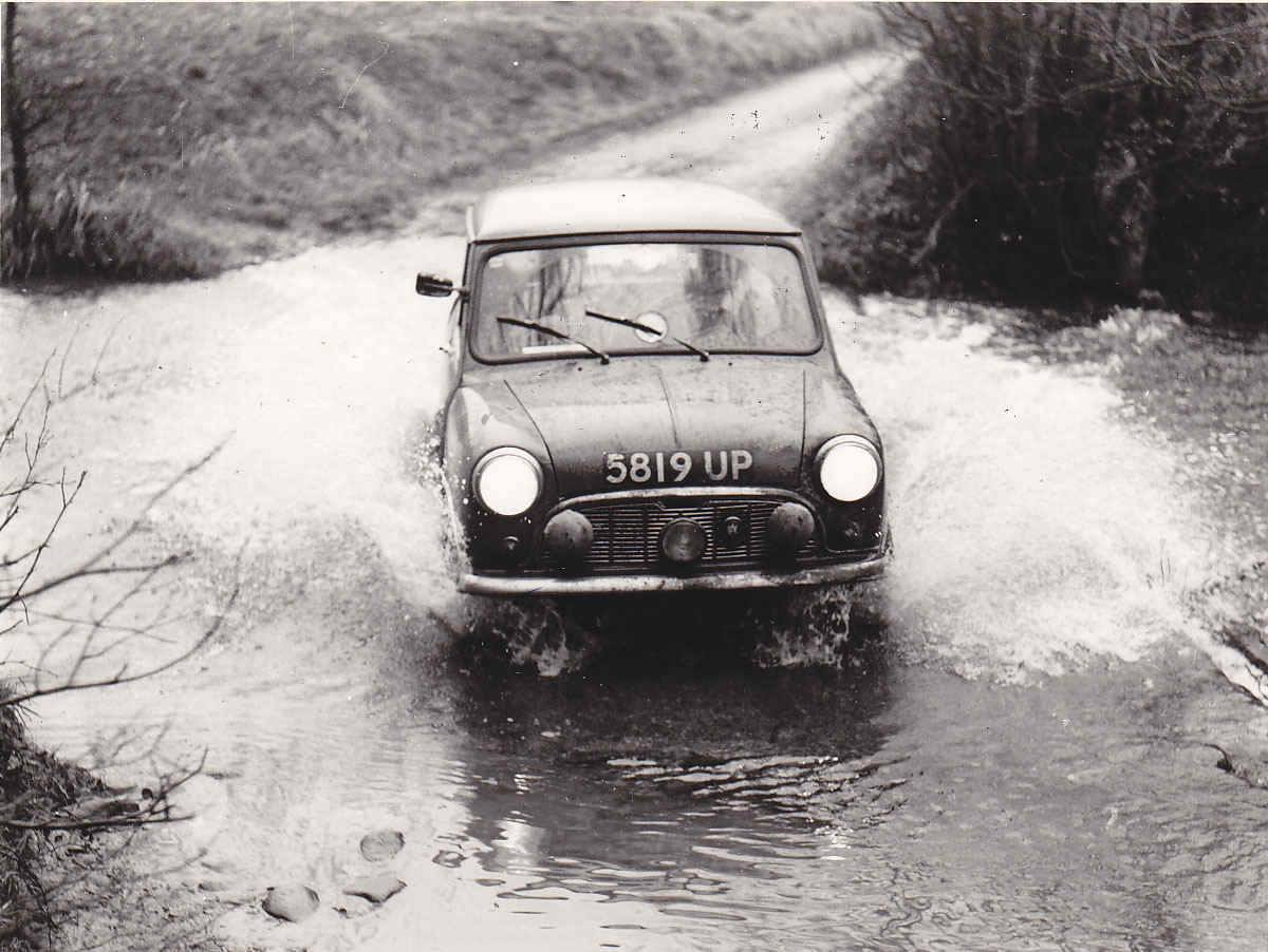 mini_1.jpg (258405 bytes)